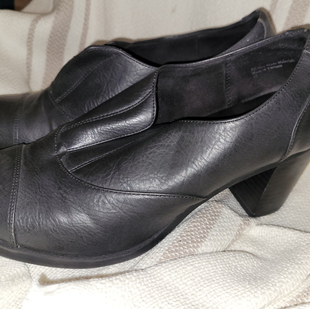 Kelly & Katie Women Black Shoes - 10 USED